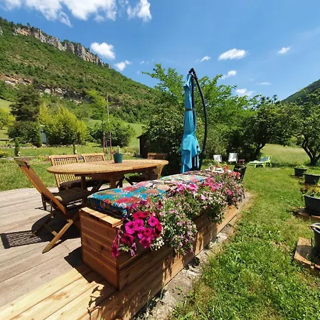 Au Rocher Troue Tatil Evi