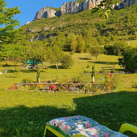 Au Rocher Troue Millau